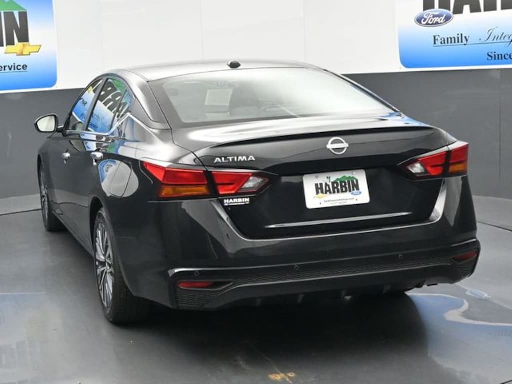 Used 2025 Nissan Altima 2.5 SV Sedan