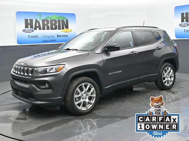 2023 Jeep Compass Latitude Lux 4X4's photo