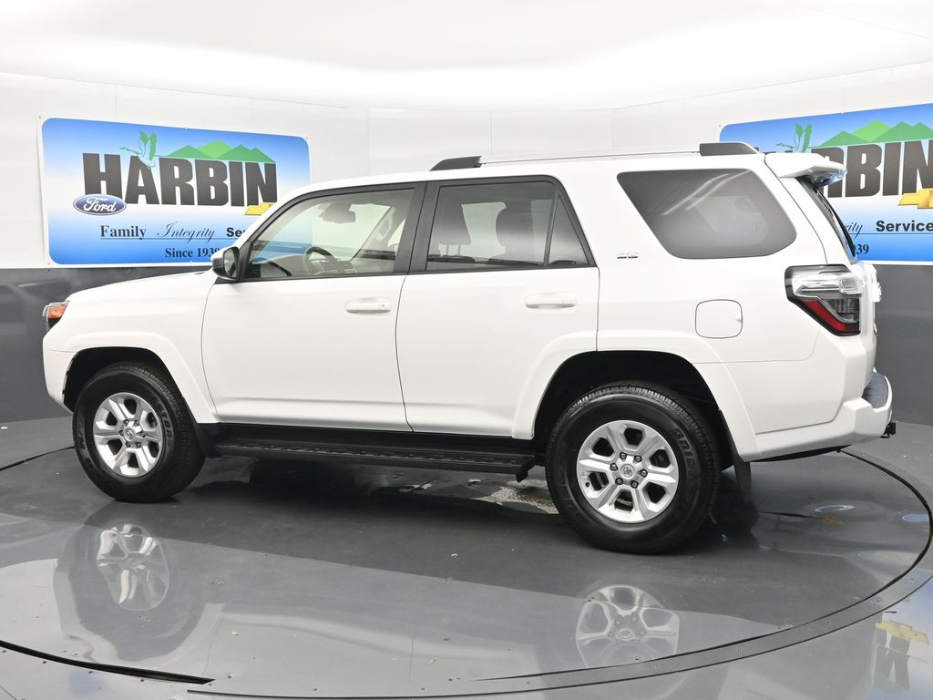 2024 Toyota 4Runner SR5 photo 3