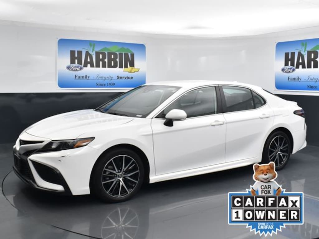 Used 2022 Toyota Camry SE Sedan