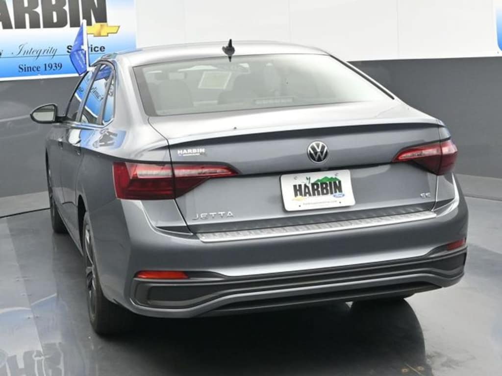 Used 2024 Volkswagen Jetta 1.5T SE Sedan