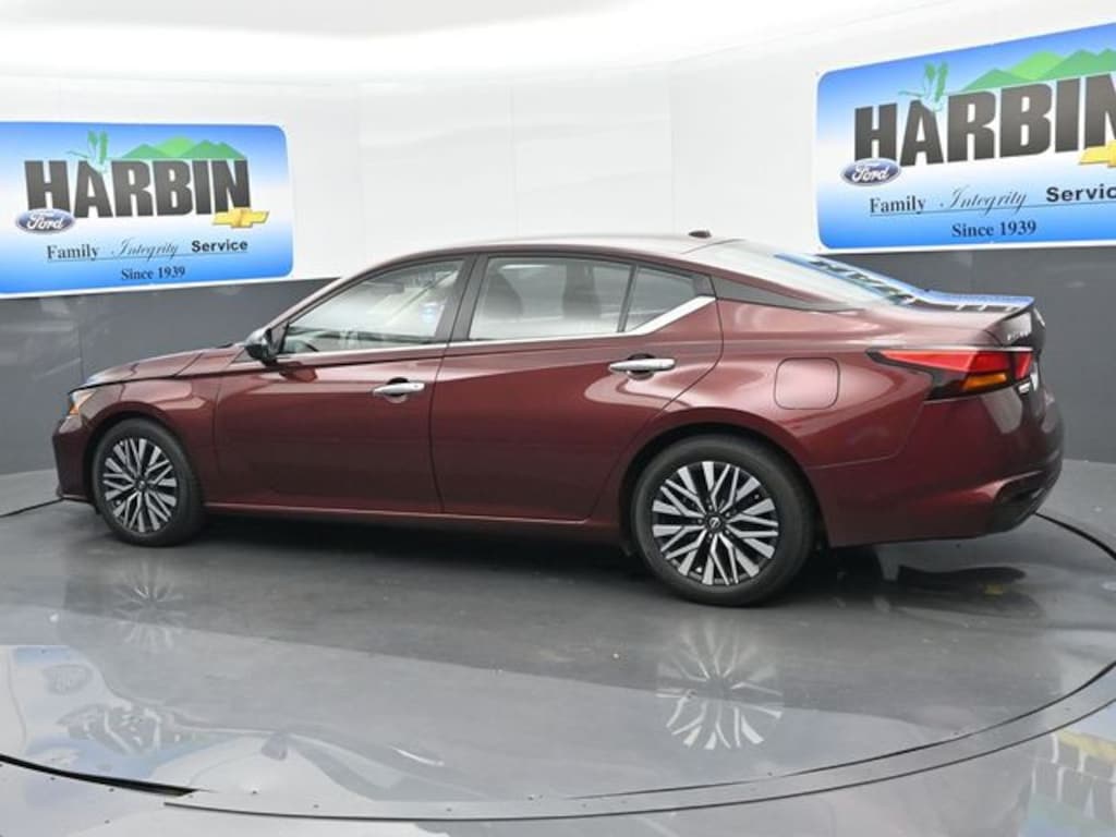 Used 2025 Nissan Altima 2.5 SV Sedan