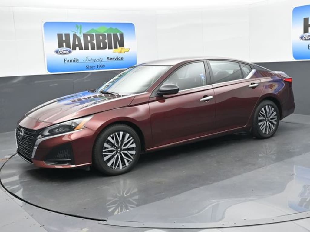 Used 2025 Nissan Altima 2.5 SV Sedan