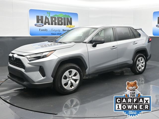 2024 Toyota RAV4 LE's photo