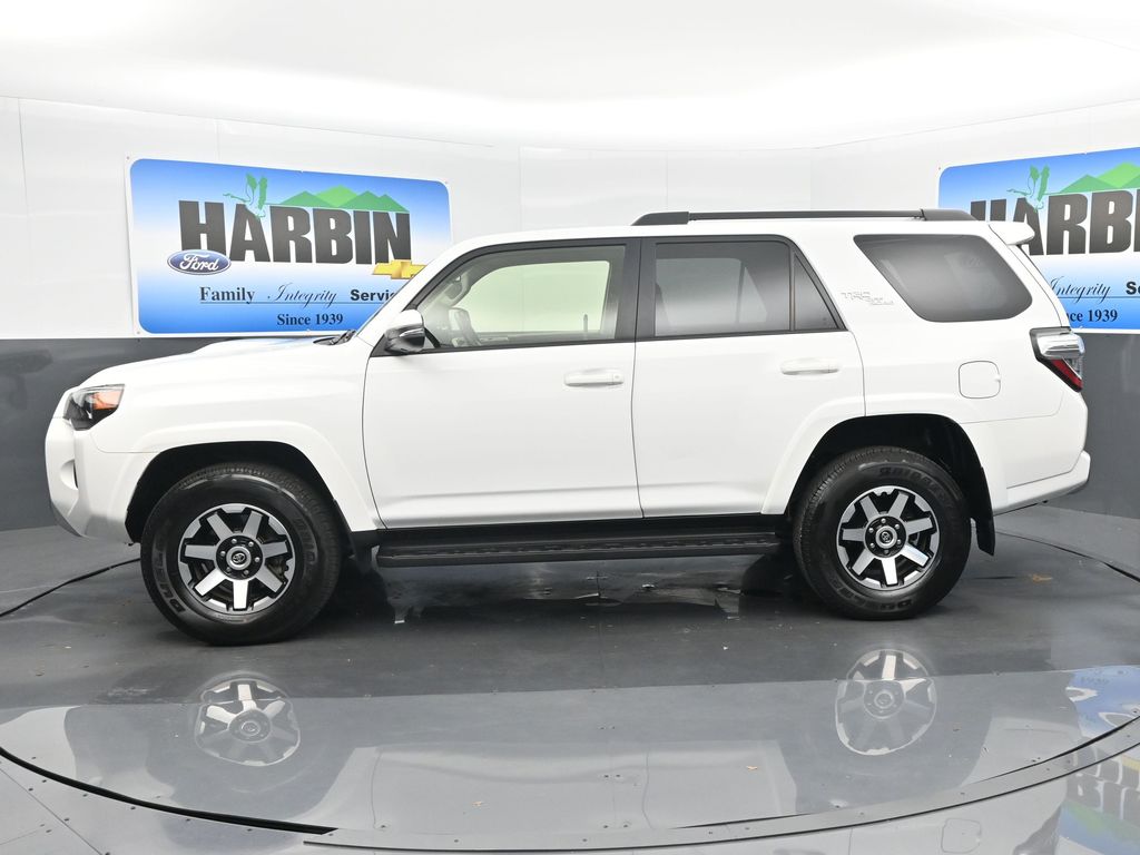 2024 Toyota 4Runner TRD Off-Road Premium photo 2
