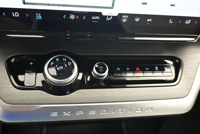 2026 Ford Expedition Platinum - Photo 17