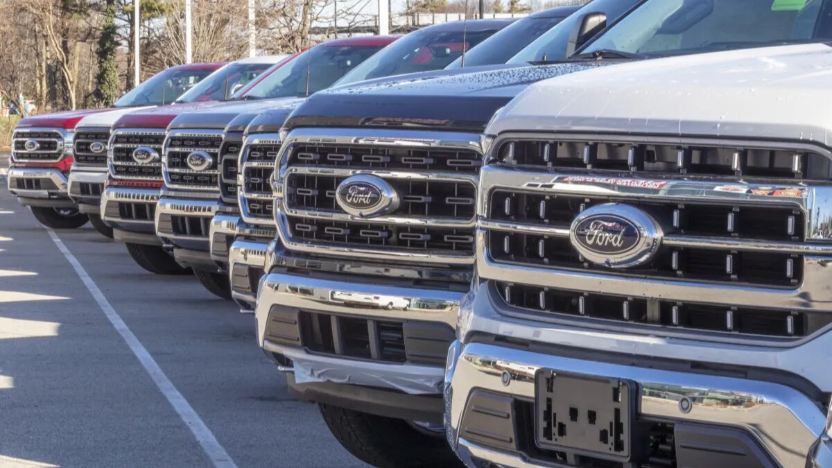 ford lot trucks.png