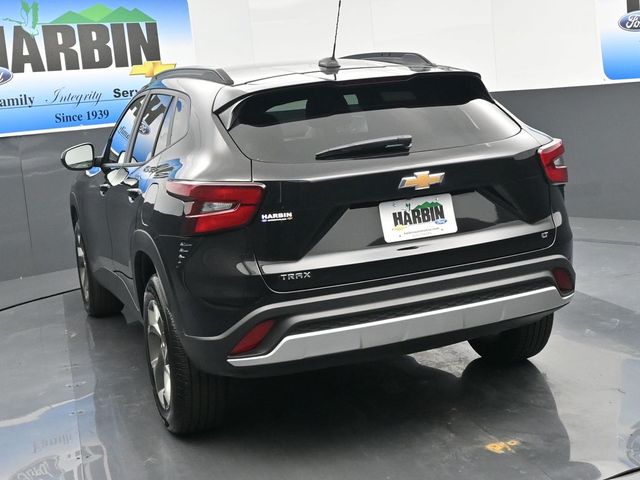 2025 Chevrolet Trax LT photo 4