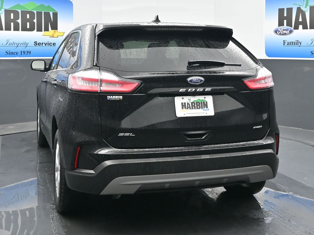 2024 Ford Edge SEL photo 4