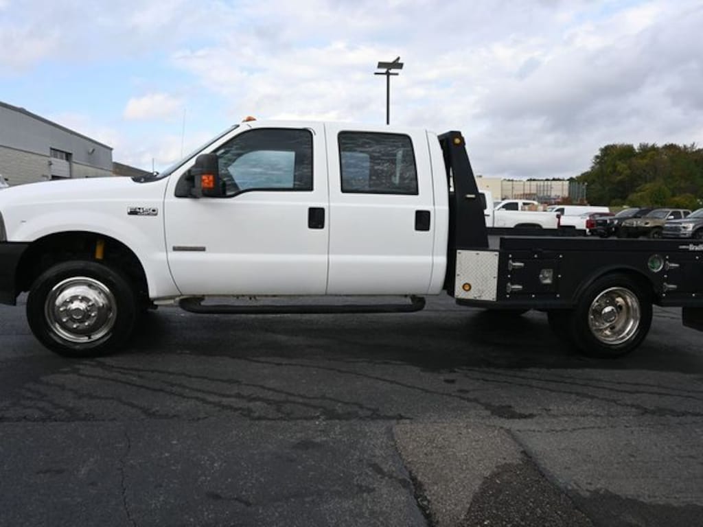 Used 2004 Ford F-450SD XL Chassis