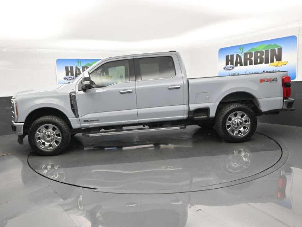 Used 2025 Ford F-250SD Lariat Truck