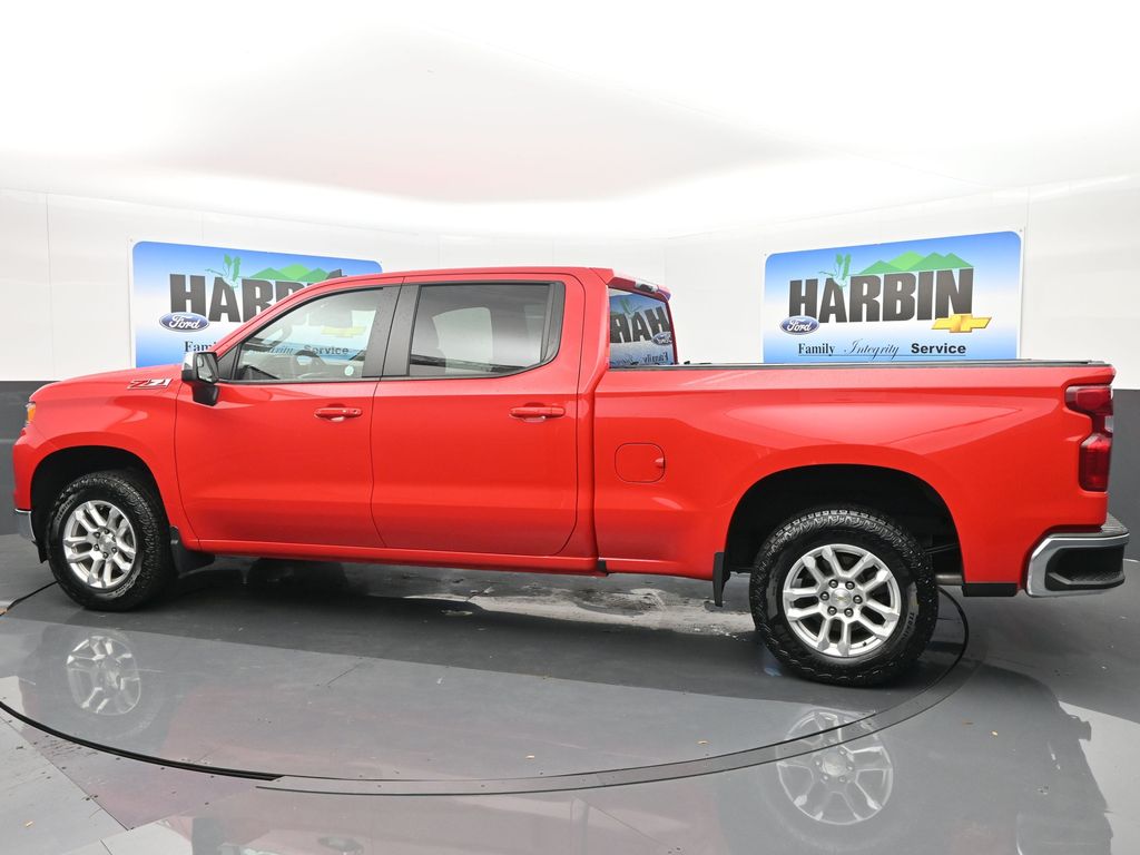 2024 Chevrolet Silverado 1500 LT photo 3
