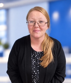 Staff member Angela Dunn from ID_908b4f6aba57