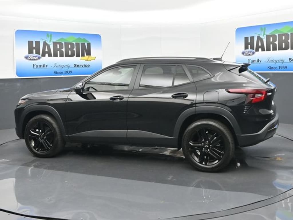 Used 2025 Chevrolet Trax Activ SUV