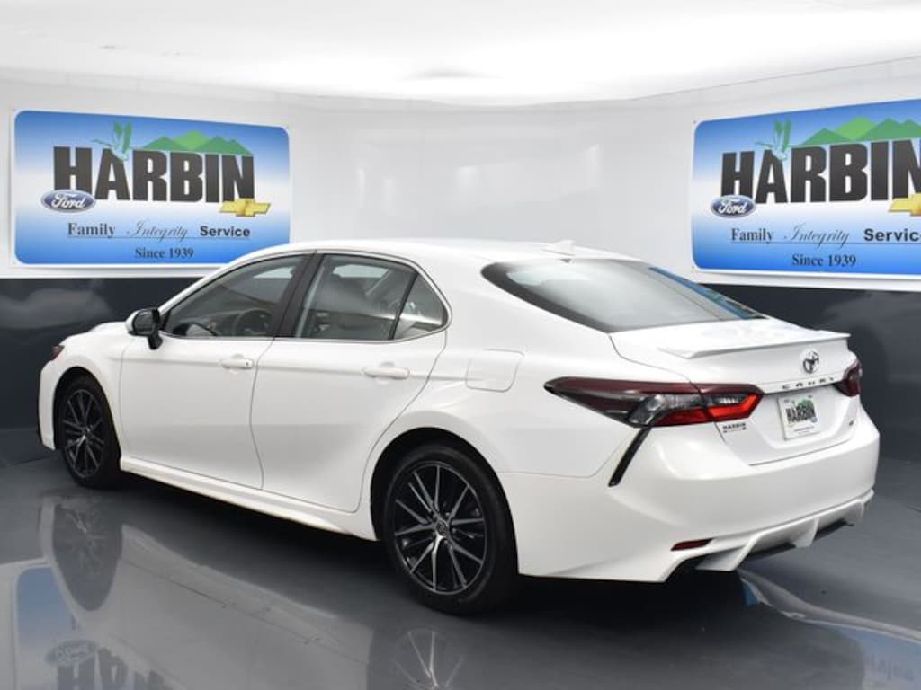 Used 2022 Toyota Camry SE Sedan