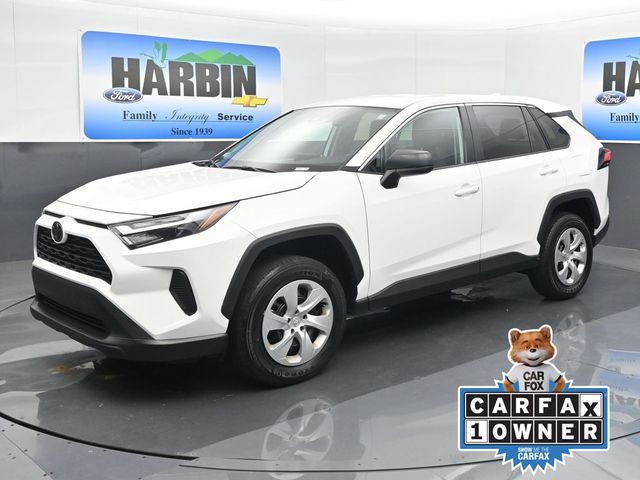 2024 Toyota RAV4 LE's photo