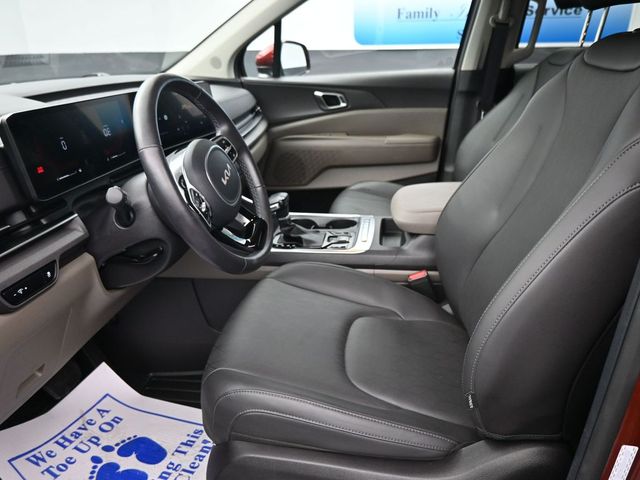 2025 Kia Carnival EX - Photo 14