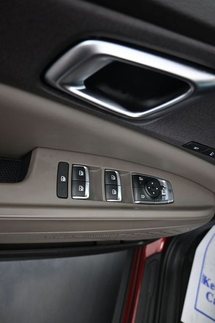 2025 Kia Carnival EX - Photo 13