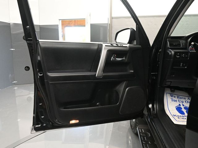 2024 Toyota 4Runner SR5 - Photo 10