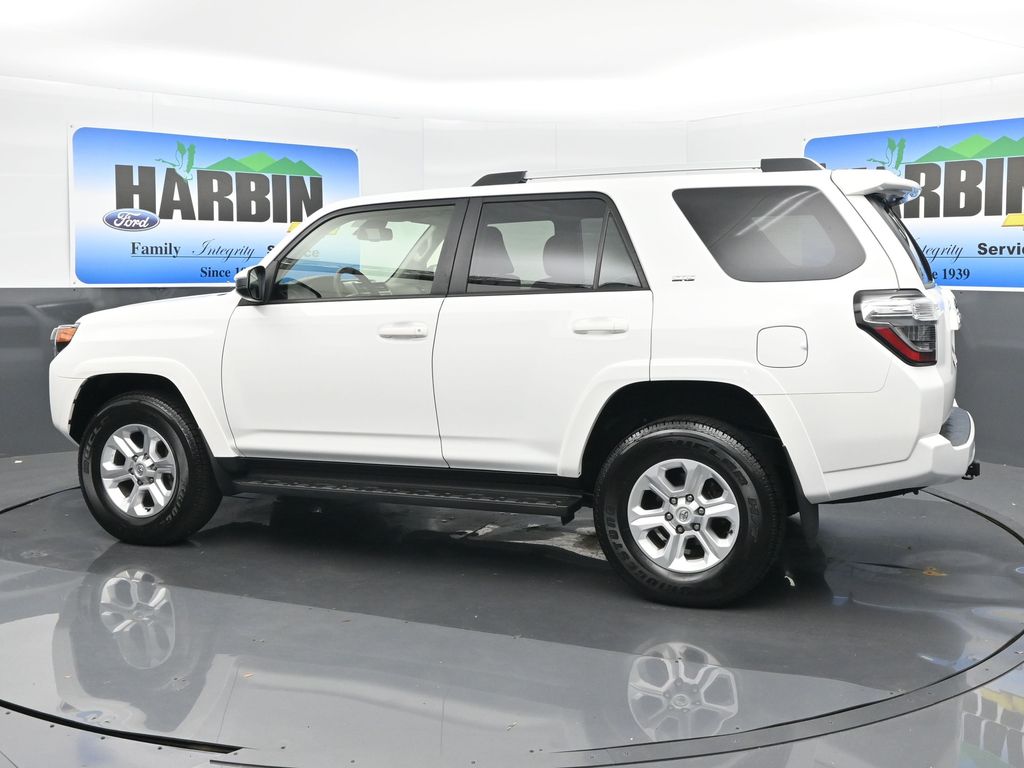 2024 Toyota 4Runner SR5 photo 3