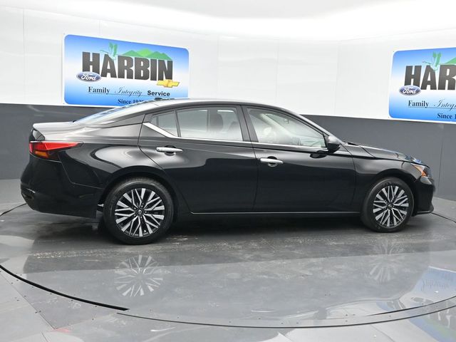 2025 Nissan Altima SV - Photo 6