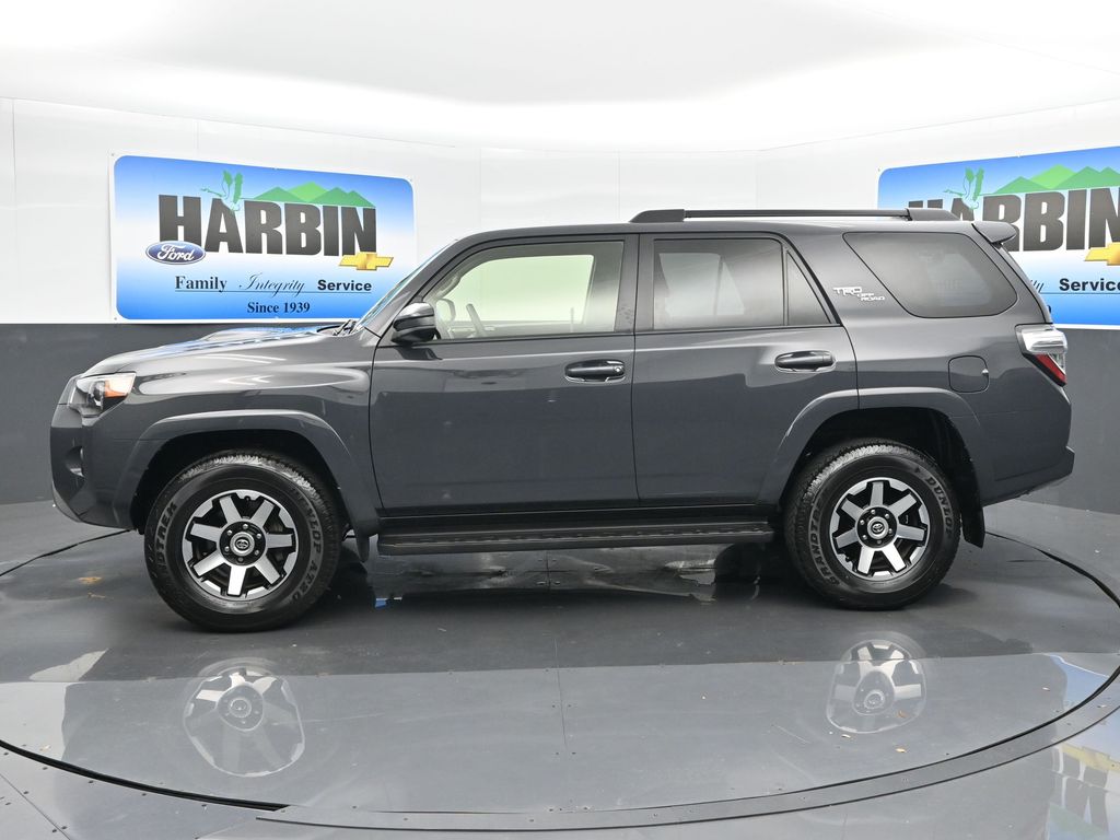 2024 Toyota 4Runner TRD Off-Road photo 2