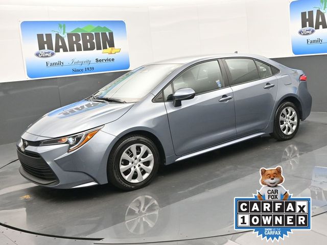 2025 Toyota Corolla LE's photo