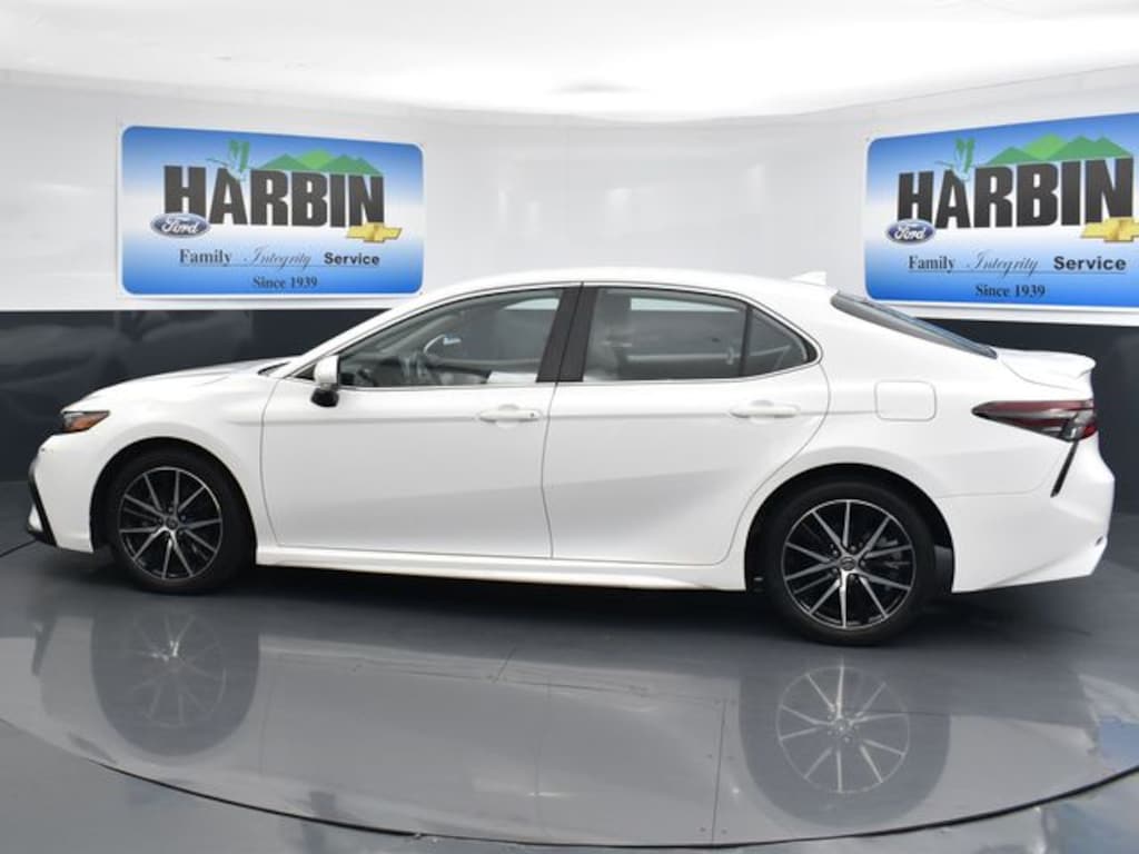 Used 2022 Toyota Camry SE Sedan