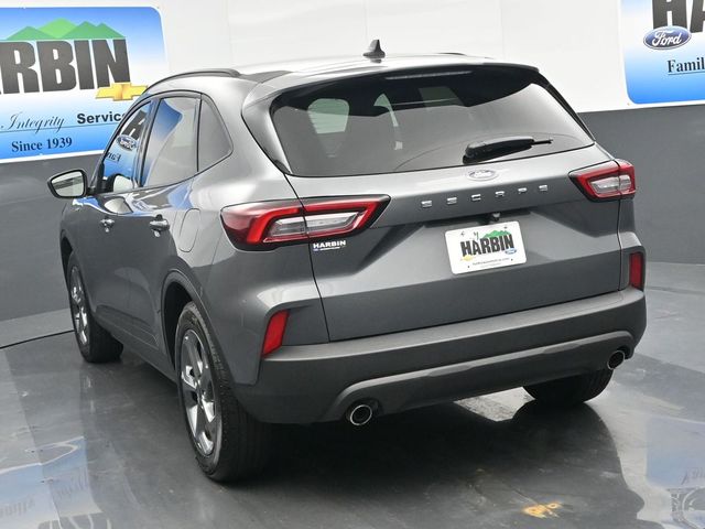 2025 Ford Escape ST-Line photo 3