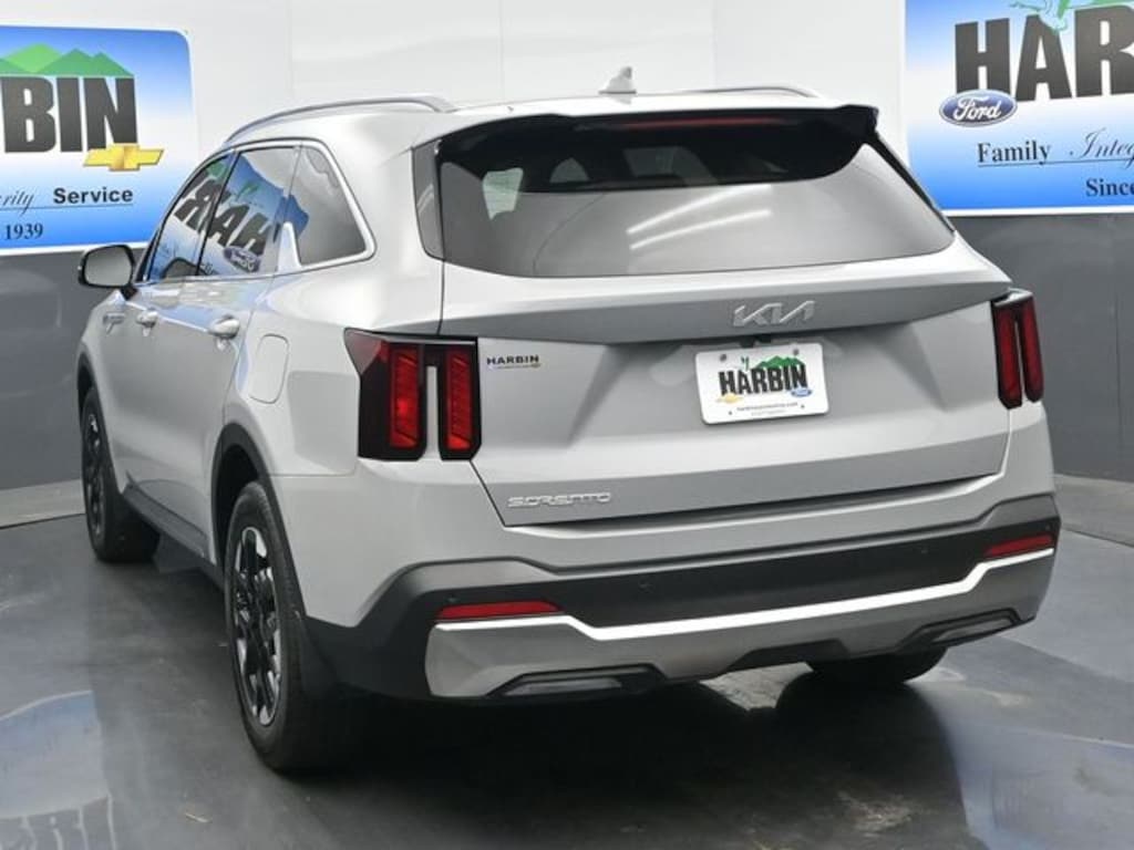 Used 2025 Kia Sorento S SUV