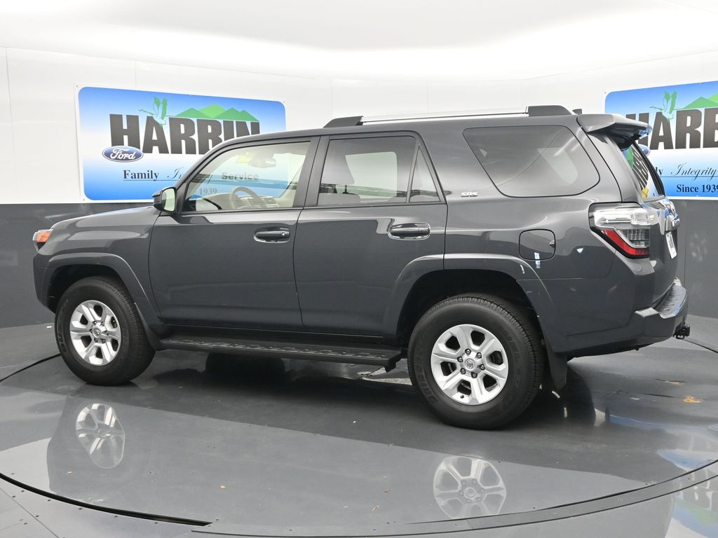 2024 Toyota 4Runner SR5 photo 3