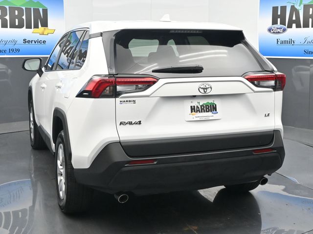 2024 Toyota RAV4 LE photo 4