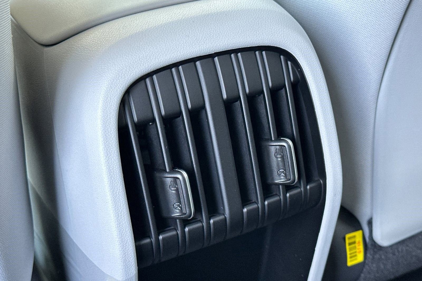 2025 Hyundai Kona EV SEL - Photo 14