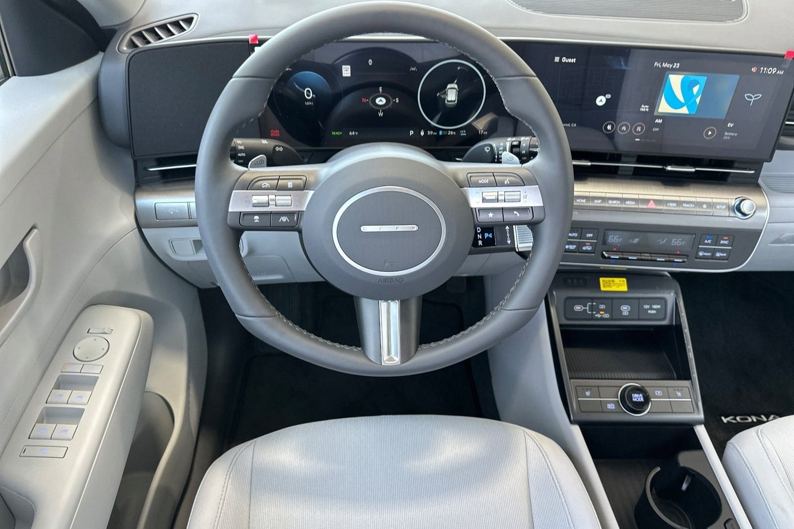 2025 Hyundai Kona EV SEL - Photo 16