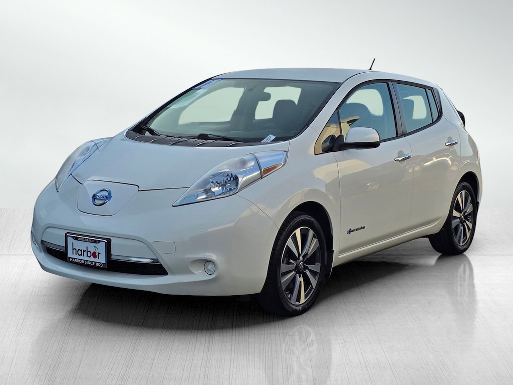 Used 2017 Nissan LEAF SV Hatchback