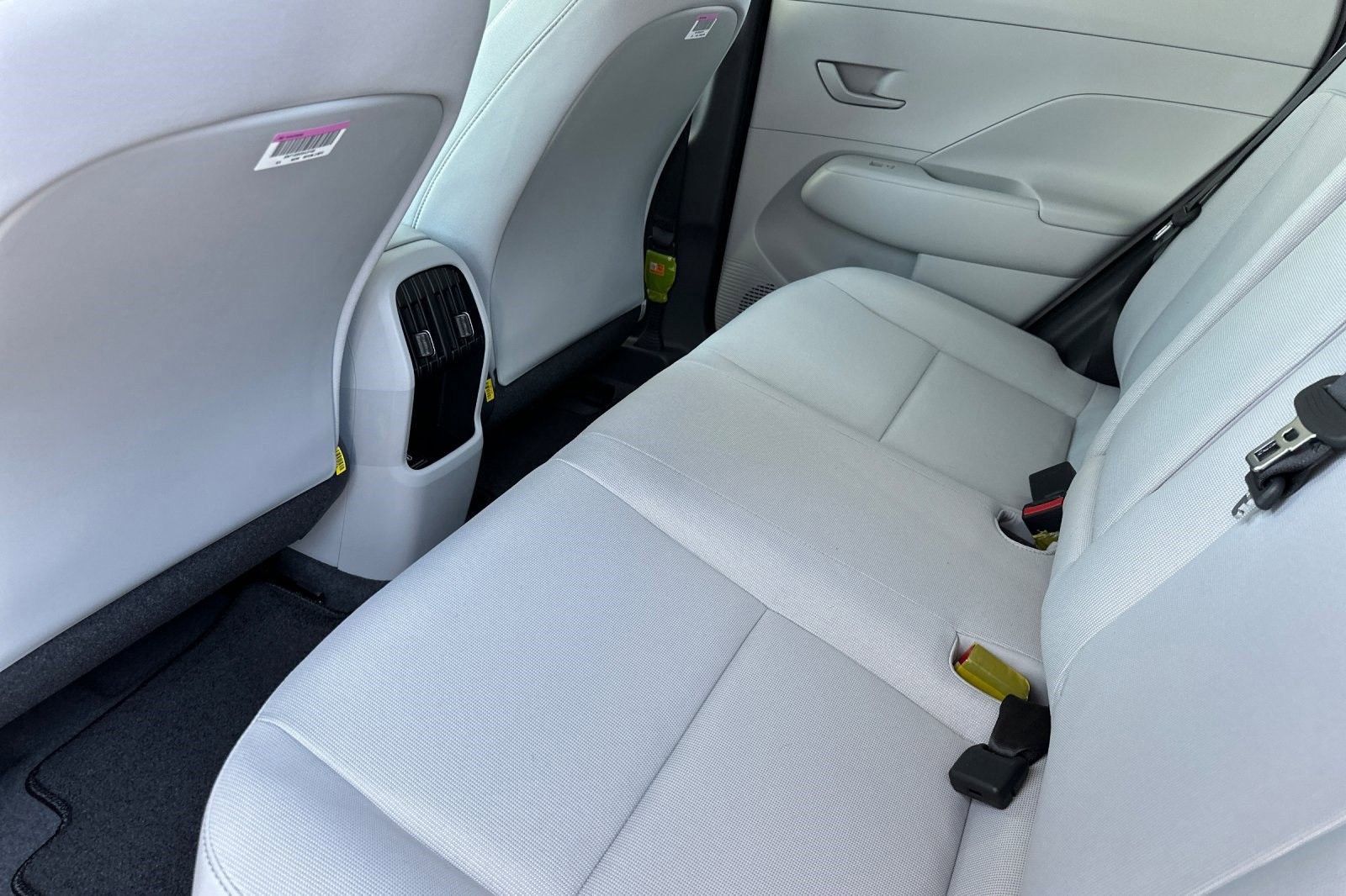 2025 Hyundai Kona EV SEL - Photo 13