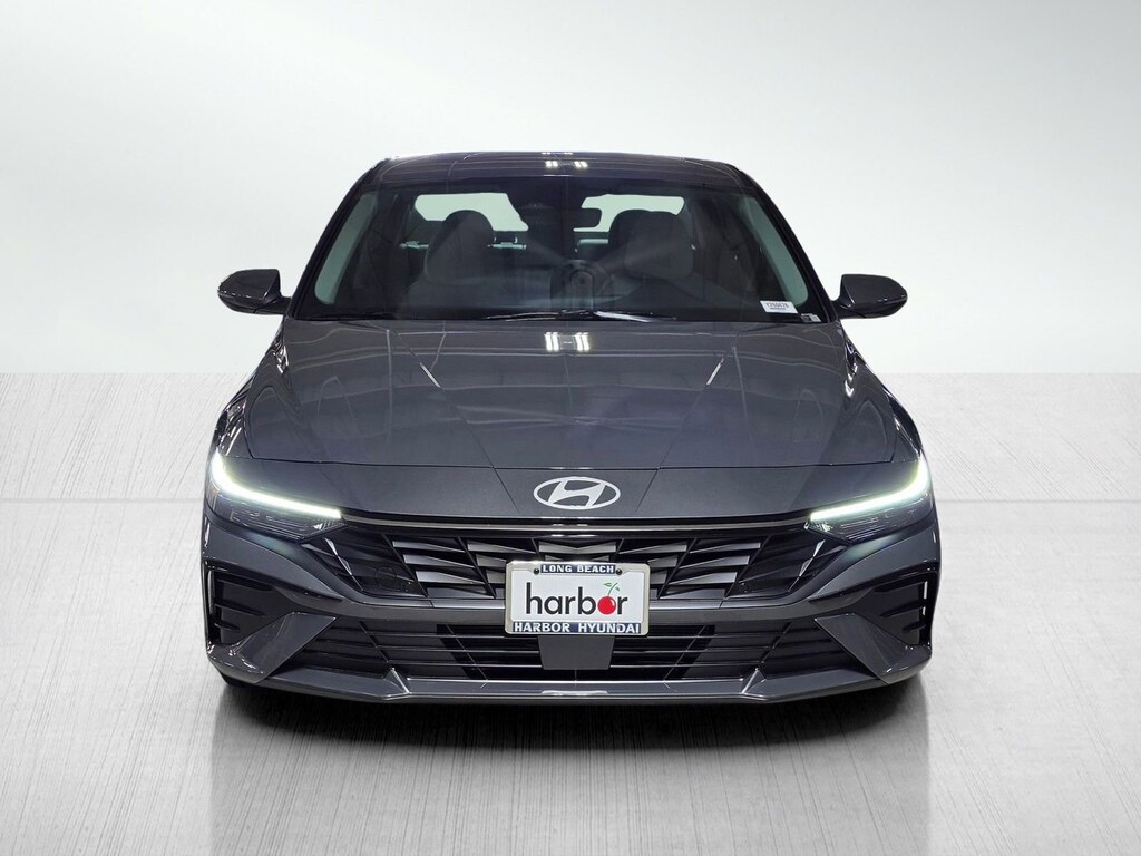 New 2026 Hyundai Elantra Limited 4dr Car