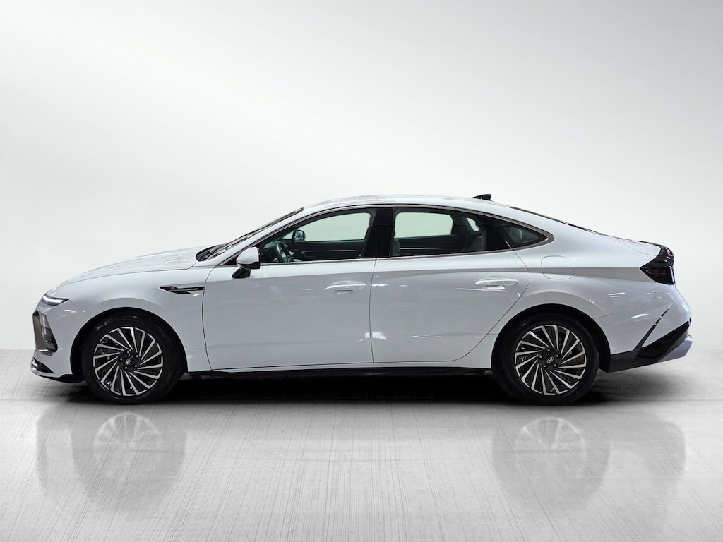 Used 2025 Hyundai Sonata Hybrid SEL Sedan