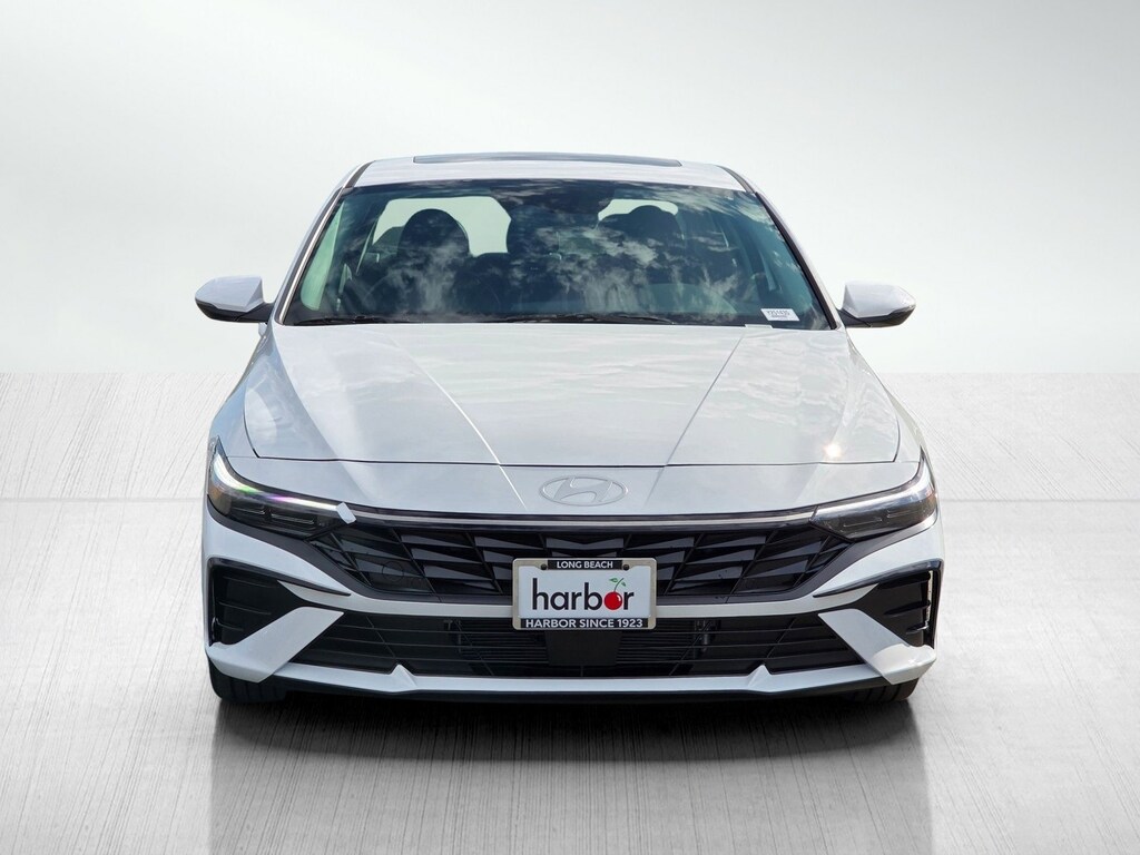 New 2025 Hyundai Elantra Hybrid Limited 4dr Car