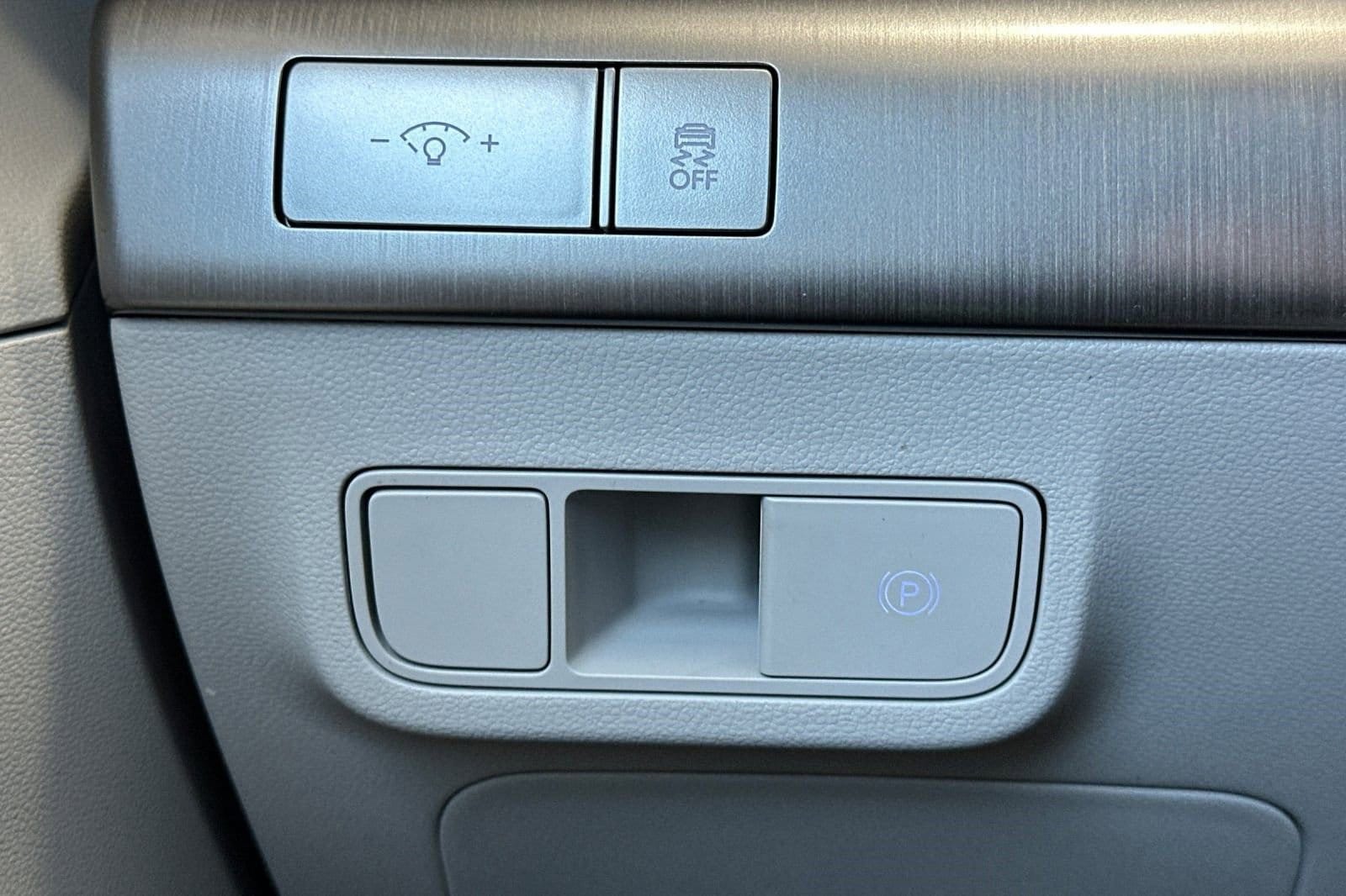 2025 Hyundai Kona EV SEL - Photo 31