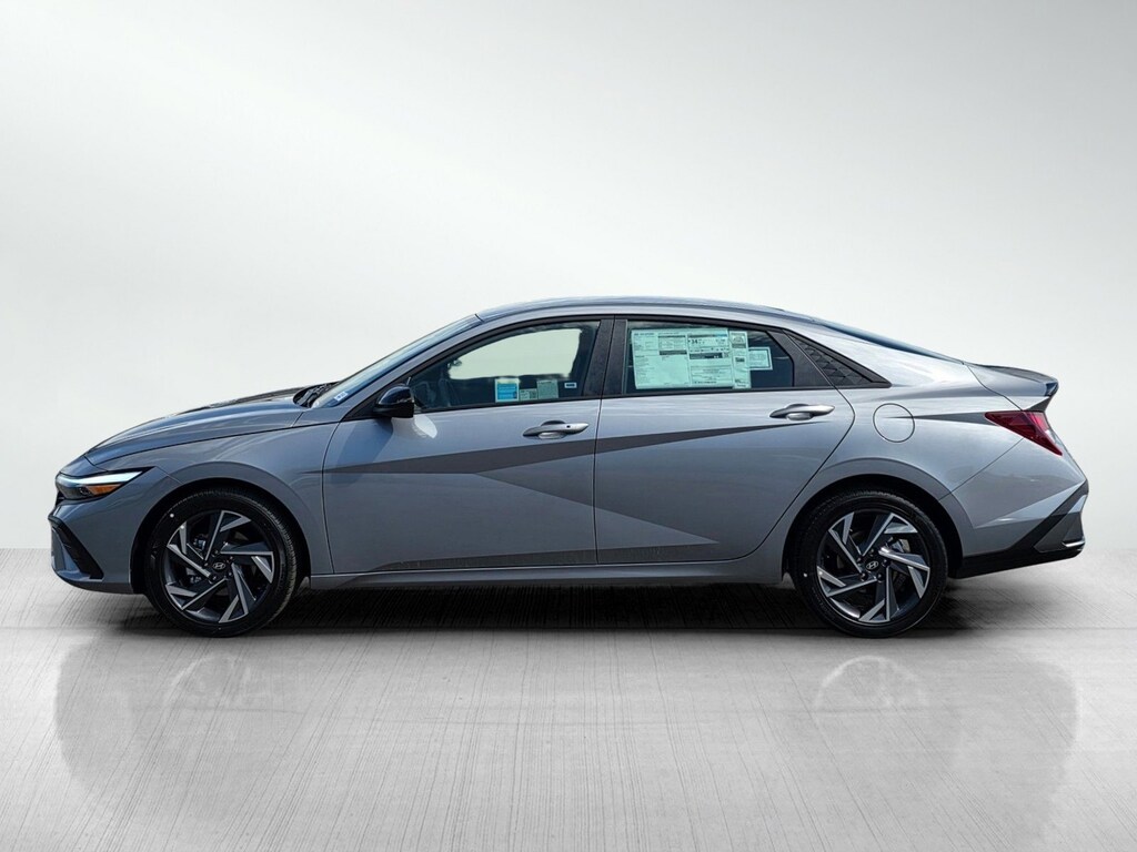 New 2025 Hyundai Elantra SEL Sport 4dr Car