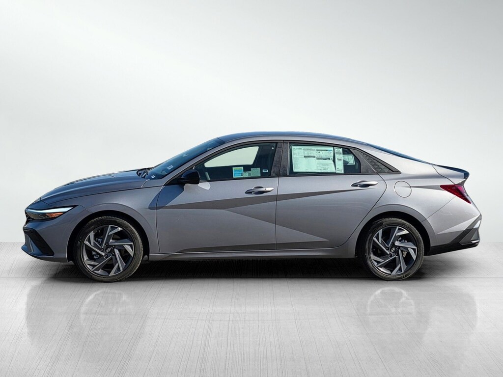 New 2025 Hyundai Elantra SEL Sport 4dr Car