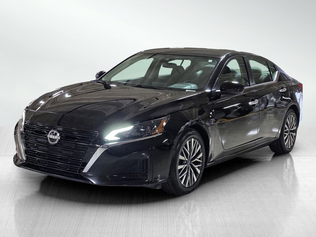 Used 2023 Nissan Altima 2.5 SV Sedan
