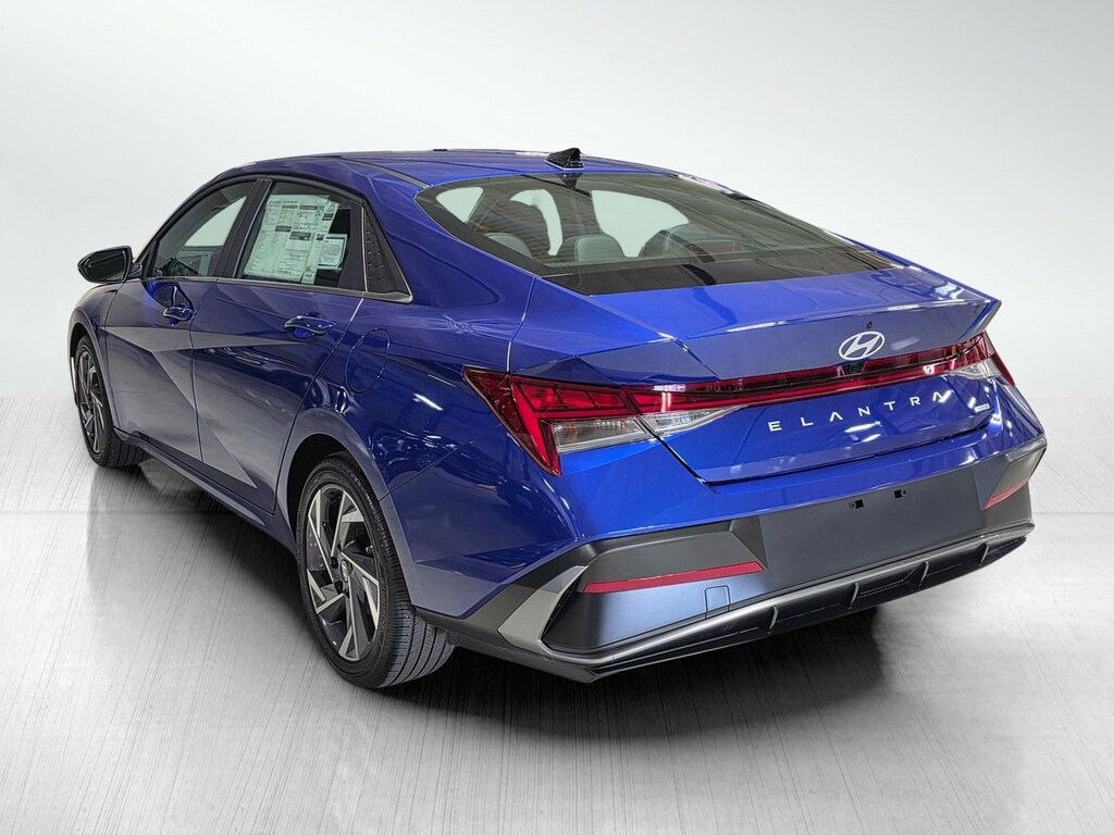 New 2025 Hyundai Elantra Hybrid Limited 4dr Car