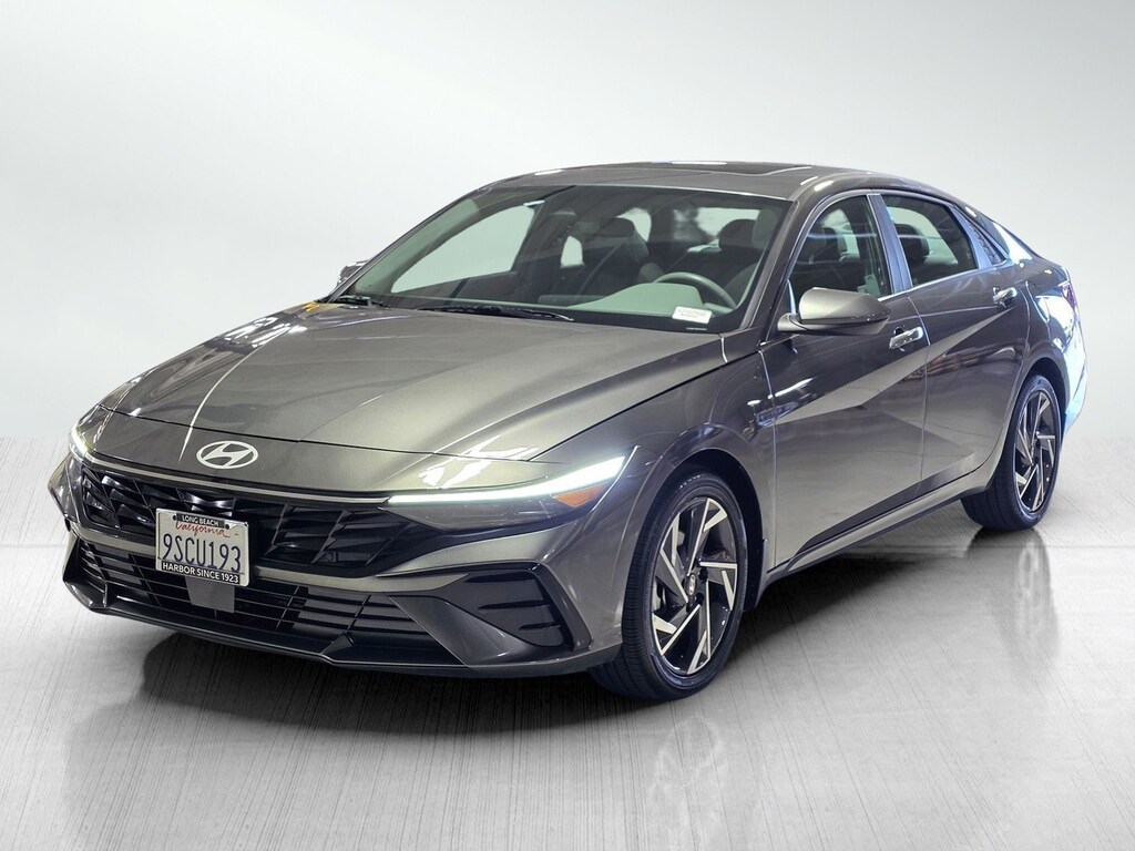 Certified 2025 Hyundai Elantra SEL Convenience Sedan