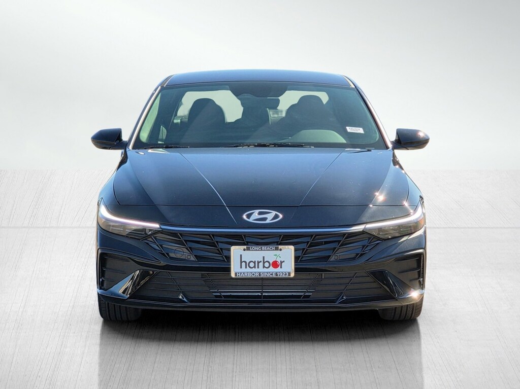 New 2025 Hyundai Elantra SEL Sport 4dr Car