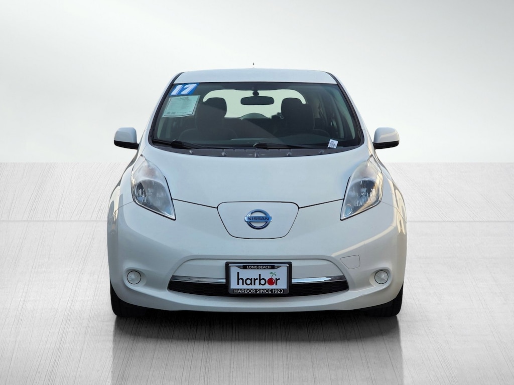 Used 2017 Nissan LEAF SV Hatchback