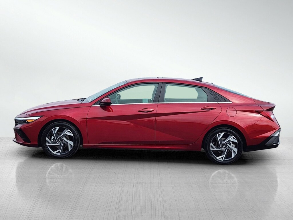 Certified 2025 Hyundai Elantra SEL Convenience Sedan
