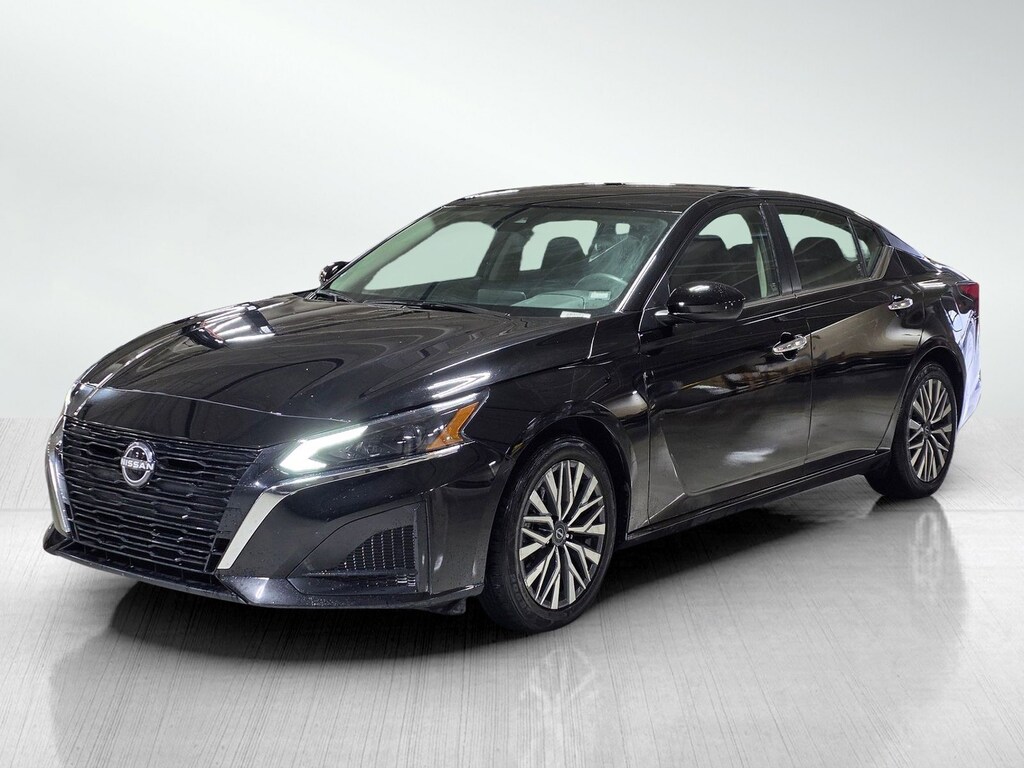 Used 2023 Nissan Altima 2.5 SV Sedan