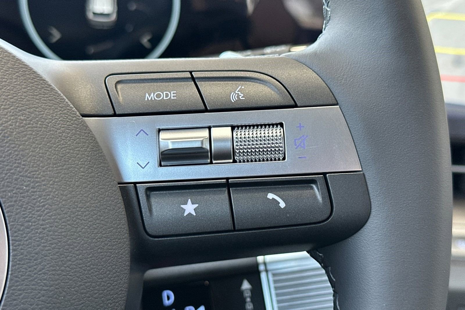 2025 Hyundai Kona EV SEL - Photo 29
